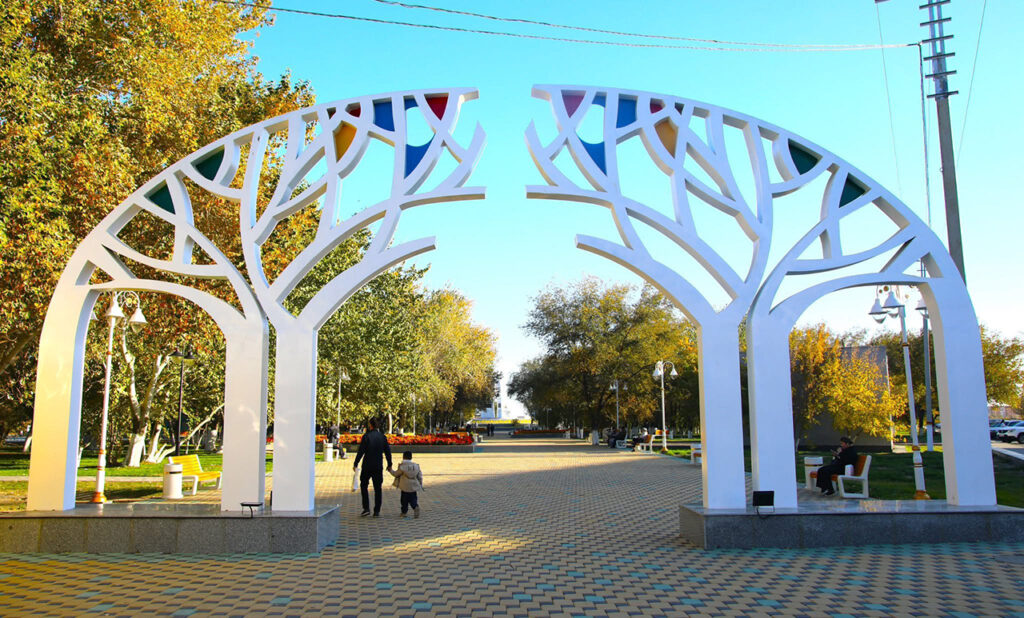 Қызылорда қаласында «Таза Қазақстан» акциясы аясында жаңарған Қорқыт ата саябағы пайдалануға берілді