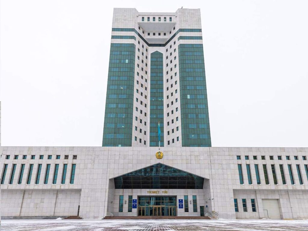 Жаңа Конституция күшіне енсе Үкімет отставкаға кете ме?